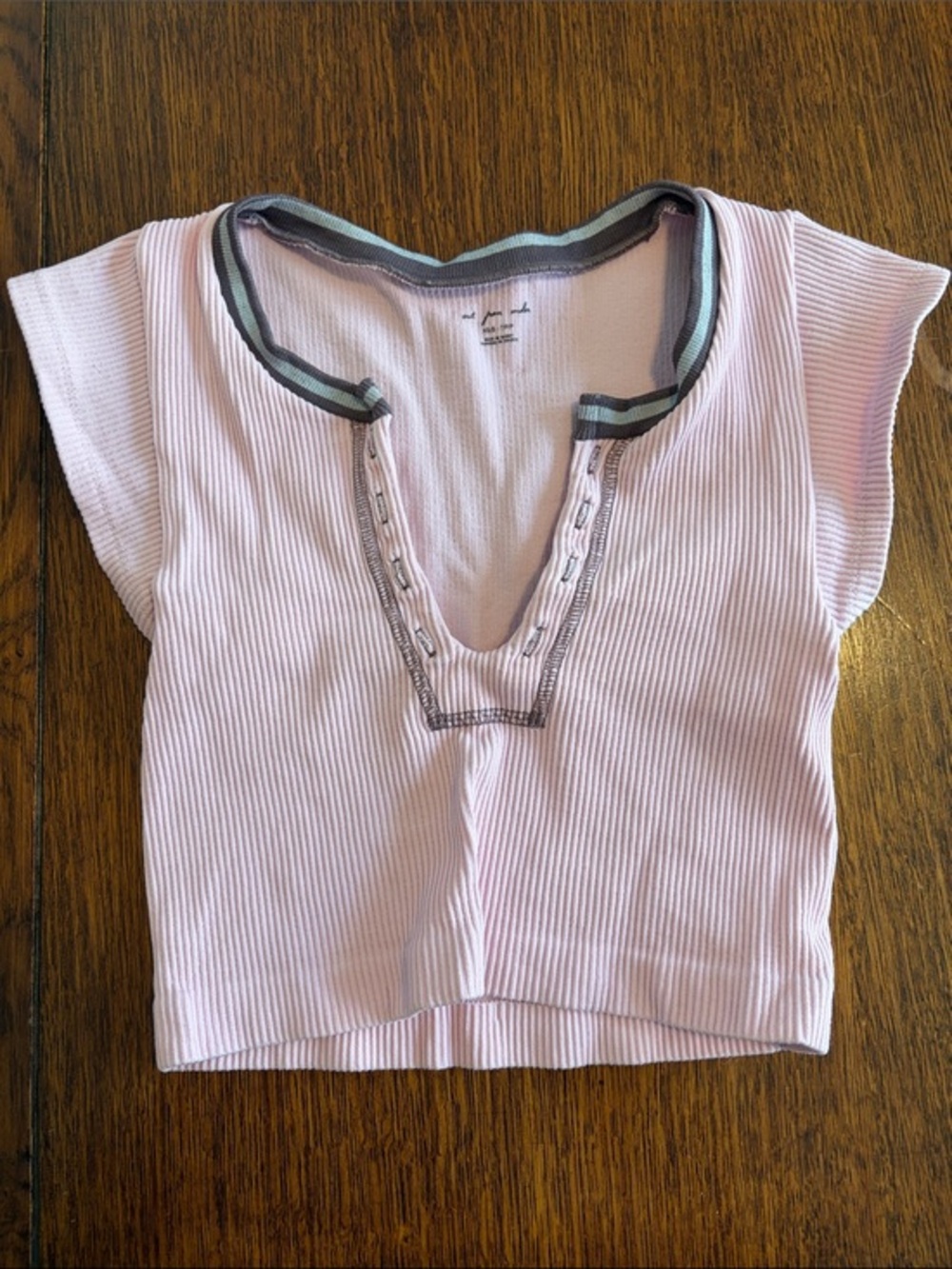 Out From Under Urban Outfitters Pink Ribbed V-Neck Cropped Tee XS/S Y2K